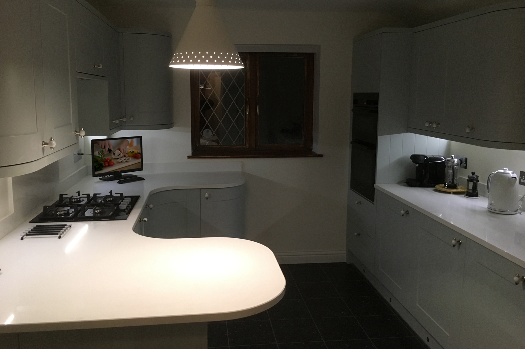 kitchensandrobes Craftsman fitter in London and the South East
